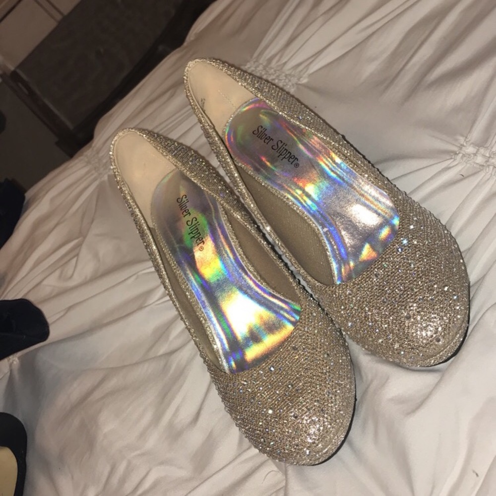GOLD COLORED HEELS